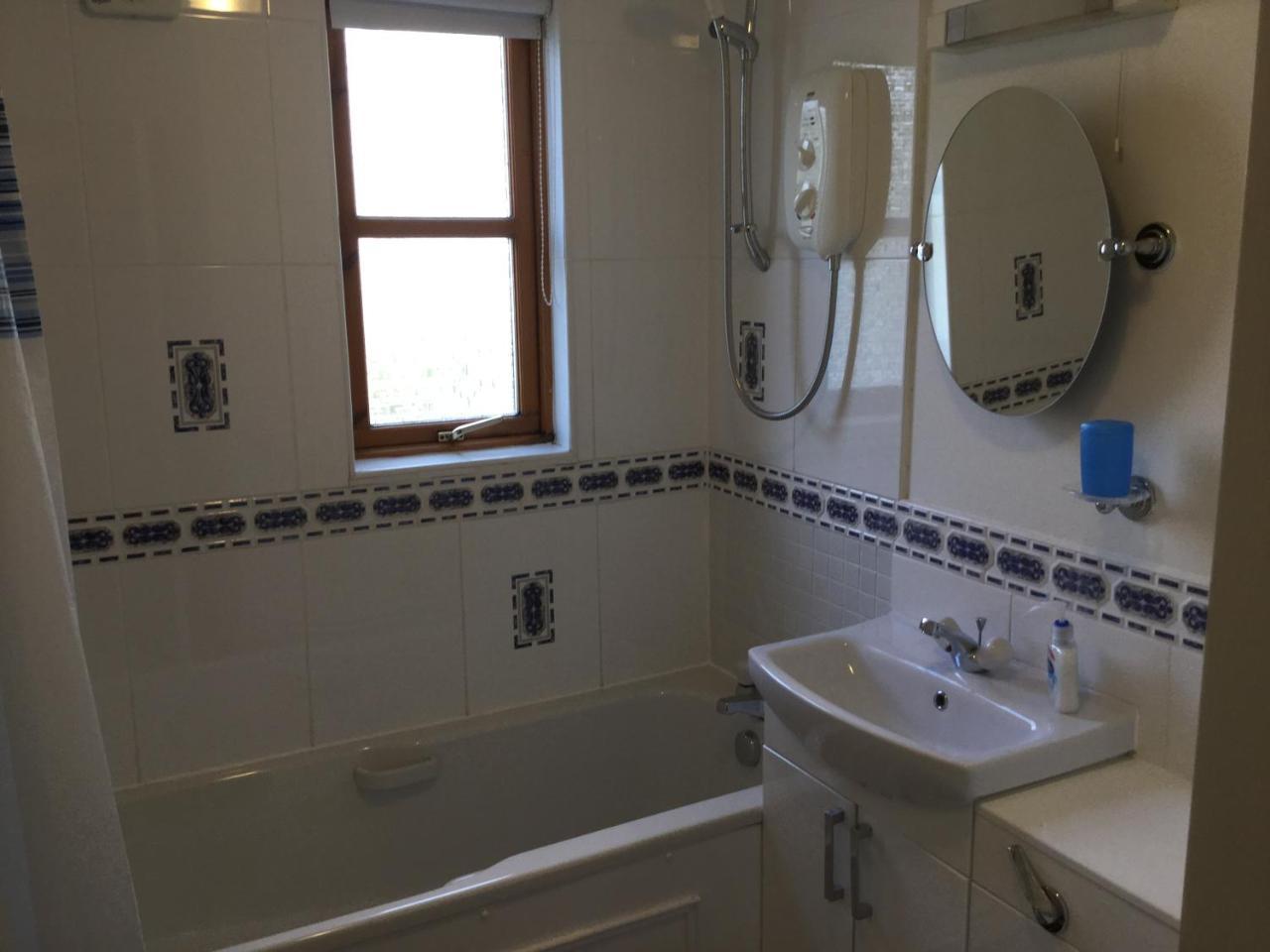 Two-Bedroom Apartment - Golf View Free Parking Inverness Luaran gambar